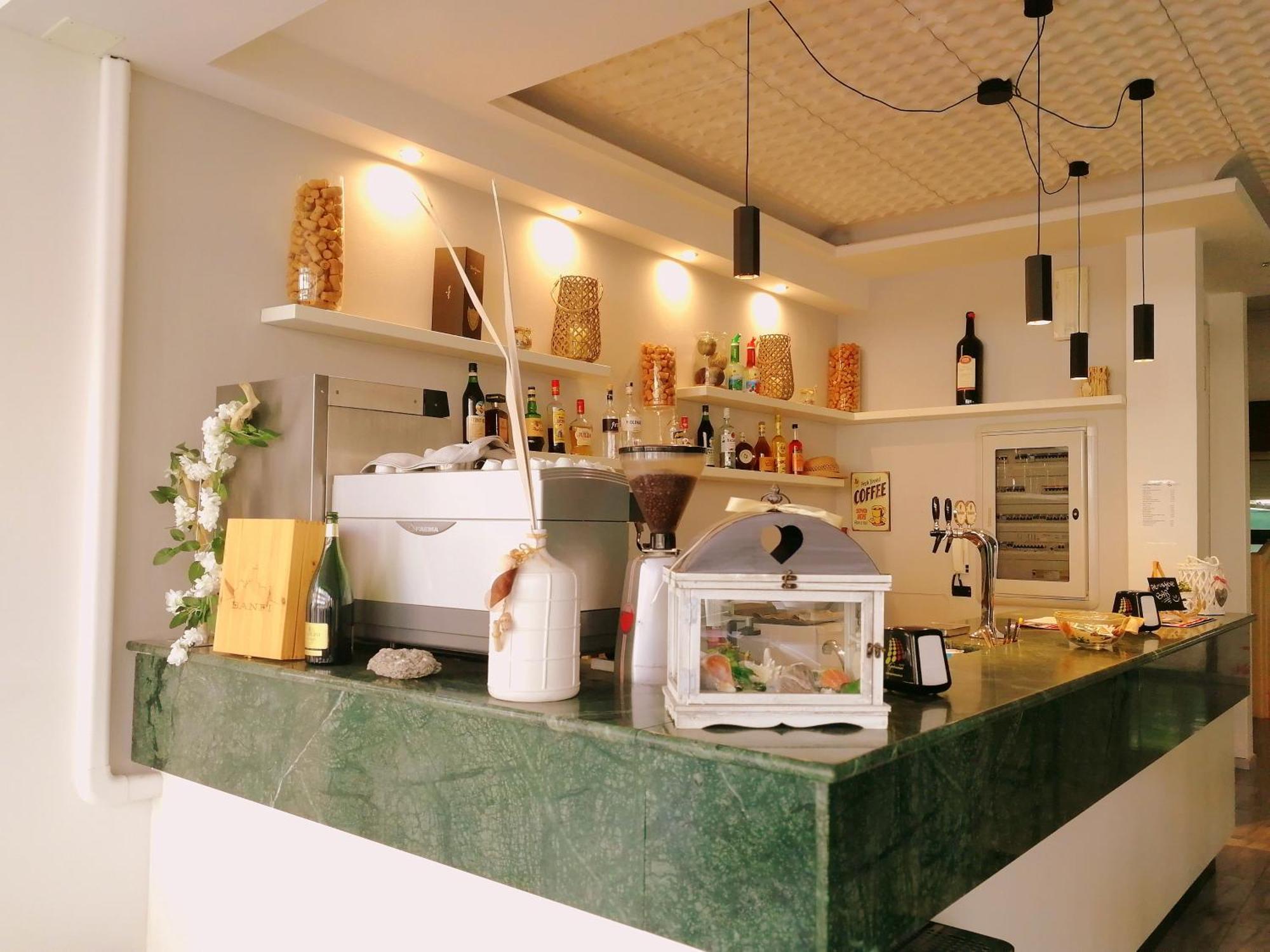 Hotel Atmosfere Beach Cesenatico Esterno foto